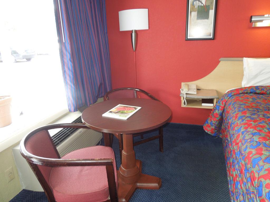 Red Roof Inn Williamsburg Luaran gambar