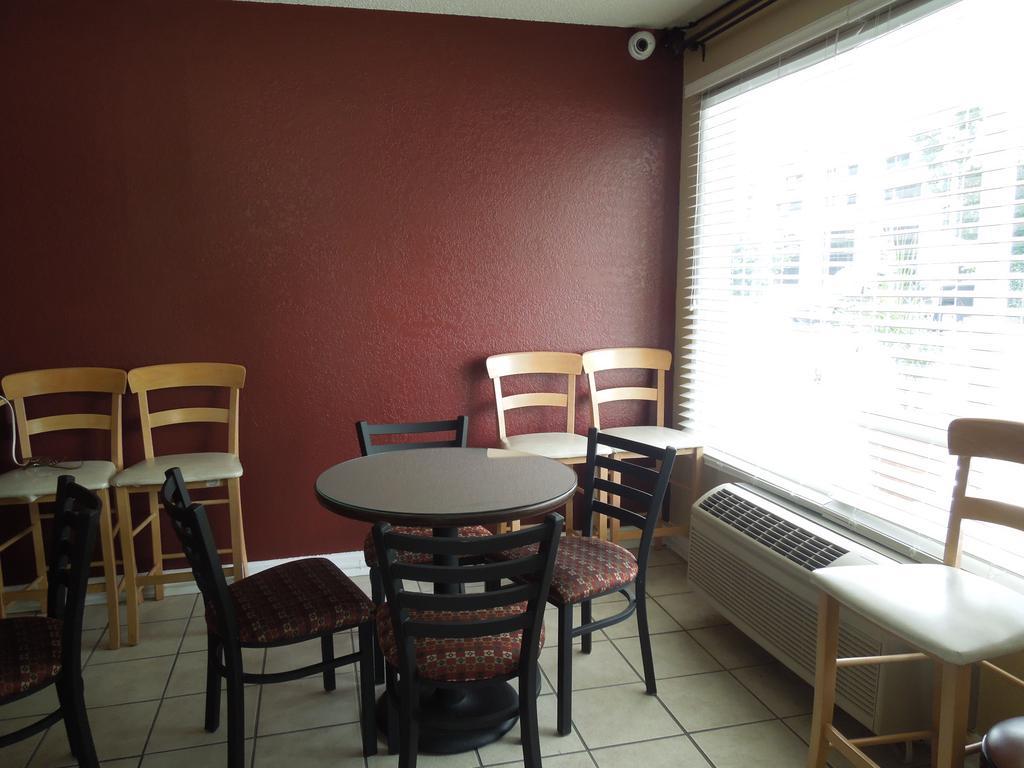 Red Roof Inn Williamsburg Luaran gambar