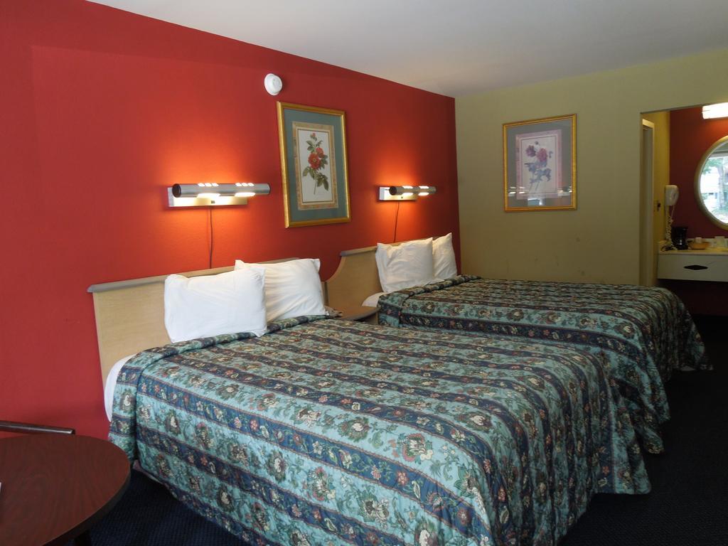 Red Roof Inn Williamsburg Bilik gambar
